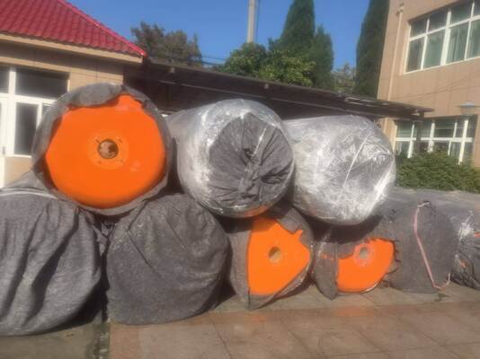 24 Monate Periode Schaum gefüllte Fender D3.0m X L5.0m Abbiegung 60 Prozent Langlebige Marine Dock Schutzlösung