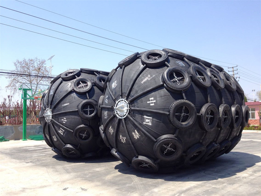 Schwarze Pneumatische Marine-Fendern 3,3 x 6,5 m für eine langlebige Leistung