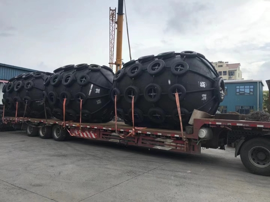 Schwarzes Yokohama Marine Fender Dauerkautschuk zum Schutz von Wasserfahrzeugen