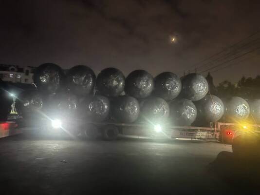 Marine Fender PU Polyurethan-Schaumgummi mit ausgezeichneter Elastizität und Beständigkeit gegen marine Umweltbelastungen