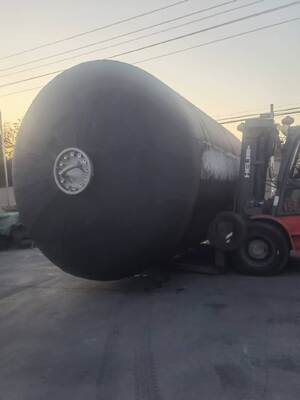 Marine Fender PU Polyurethan-Schaumgummi mit ausgezeichneter Elastizität und Beständigkeit gegen marine Umweltbelastungen