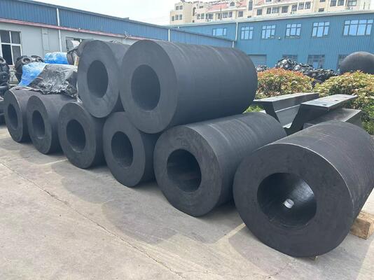 Hardness 60-85HA Cylindrical Rubber Fender Industrial Grade Marine Dock Protection Equipment for Vessel Impact Absorption