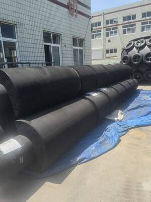Wartungsarme Schlepper-Rollenfender Höhe 200mm 450mm Entwickelt zur Reduzierung von Wartungskosten und zur Erhöhung der Schleppersicherheit